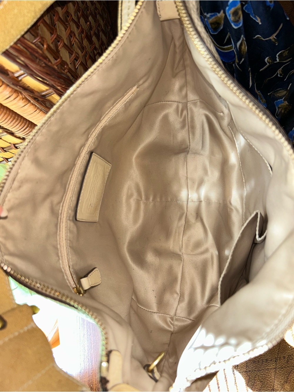 Neutral Beige Coach Soho Soft Milled Pebbled Leather Hobo Bag M0782-11838 - Picture 15 of 16